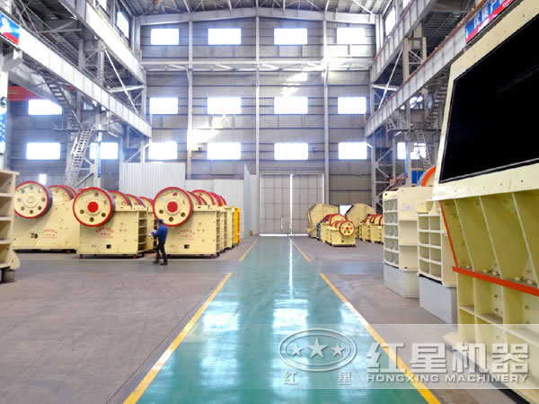錳礦石破碎機(jī)車間