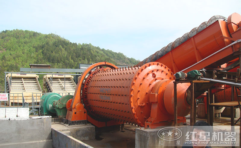 尾礦處理作業(yè)現(xiàn)場(chǎng)