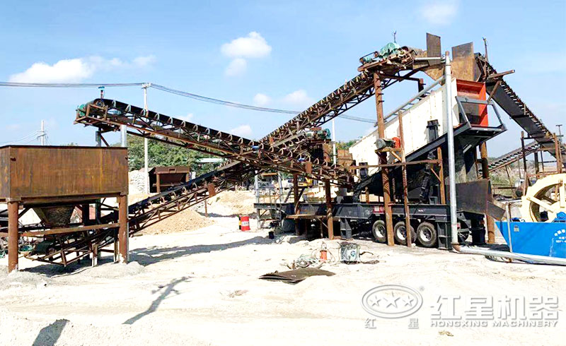 移動(dòng)錘式制砂機(jī)用戶現(xiàn)場(chǎng)
